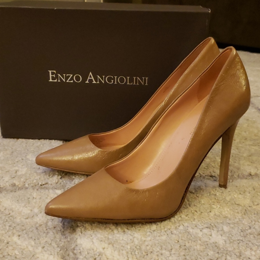 Natural color leather heels